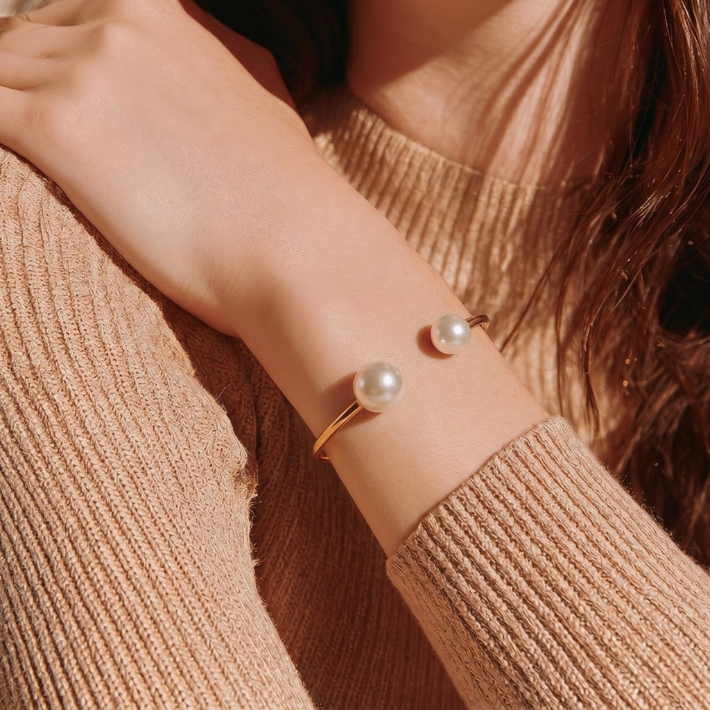 18K Gold PVD Pearl Charm Bangle