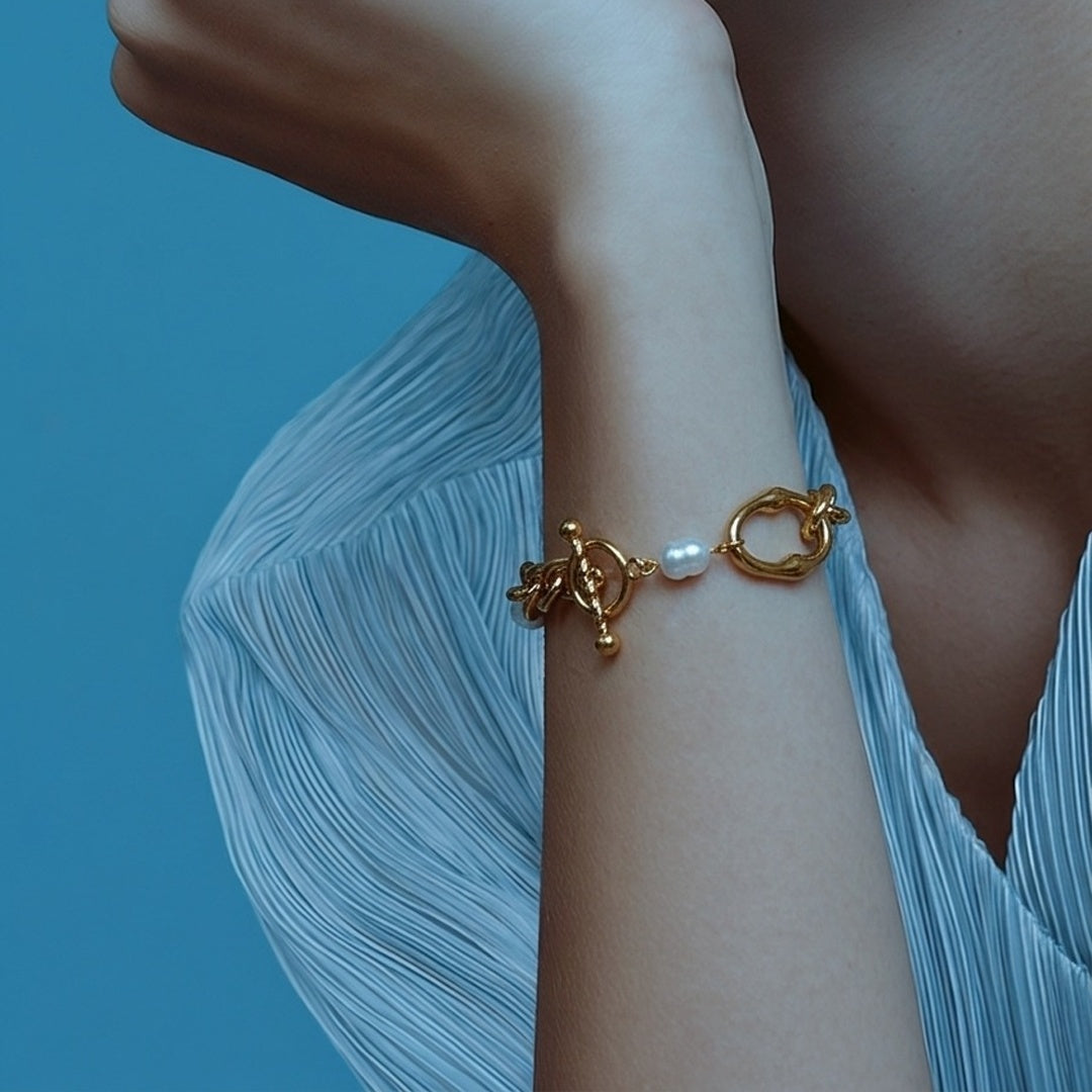18K Gold PVD Pearl Toggle Bracelet